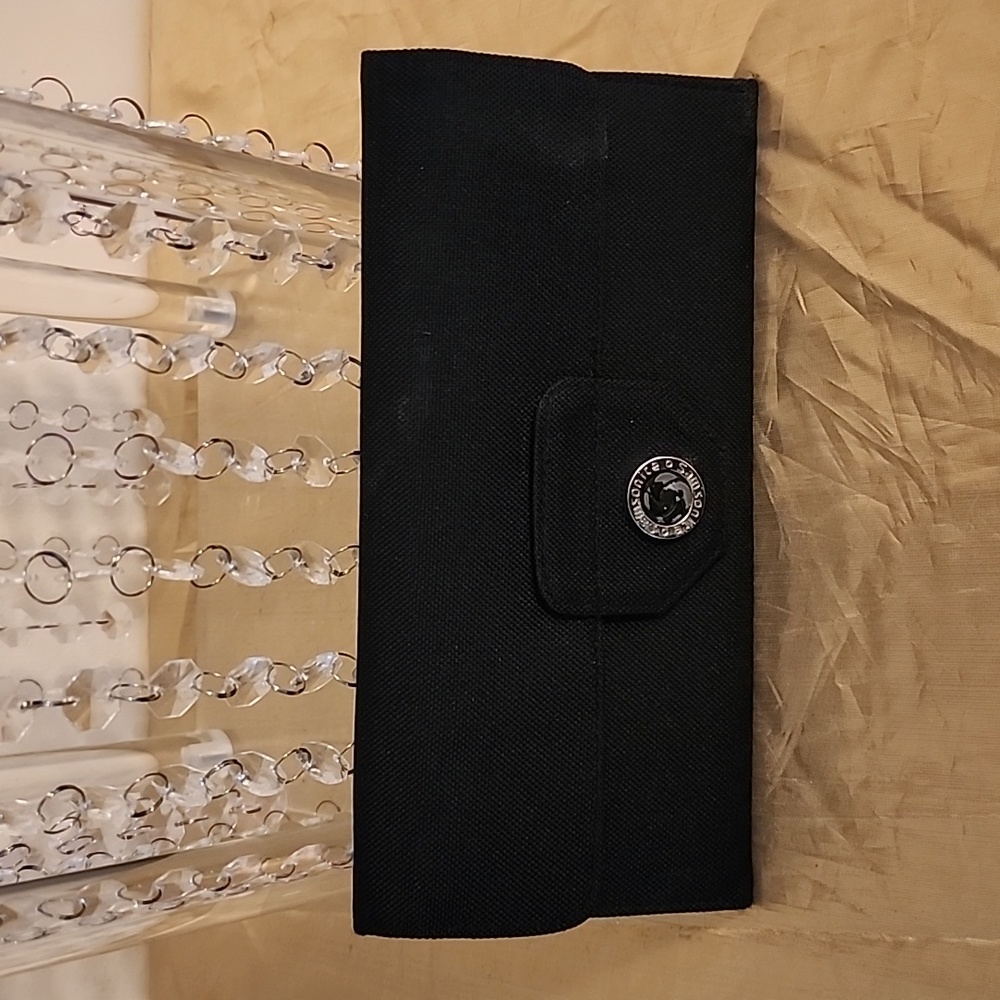 TRAVEL WALLET